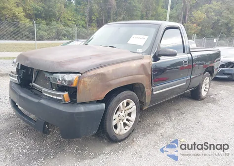 2004 Chevrolet Silverado 1500 z USA, uszkodzony, nr VIN 1GCEC14X84Z233135